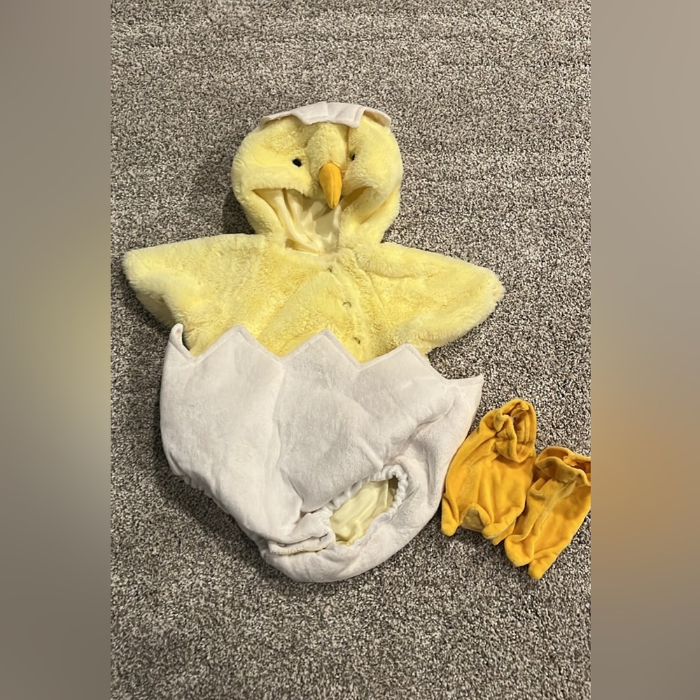 Pottery barn baby chick costume 0-6 months